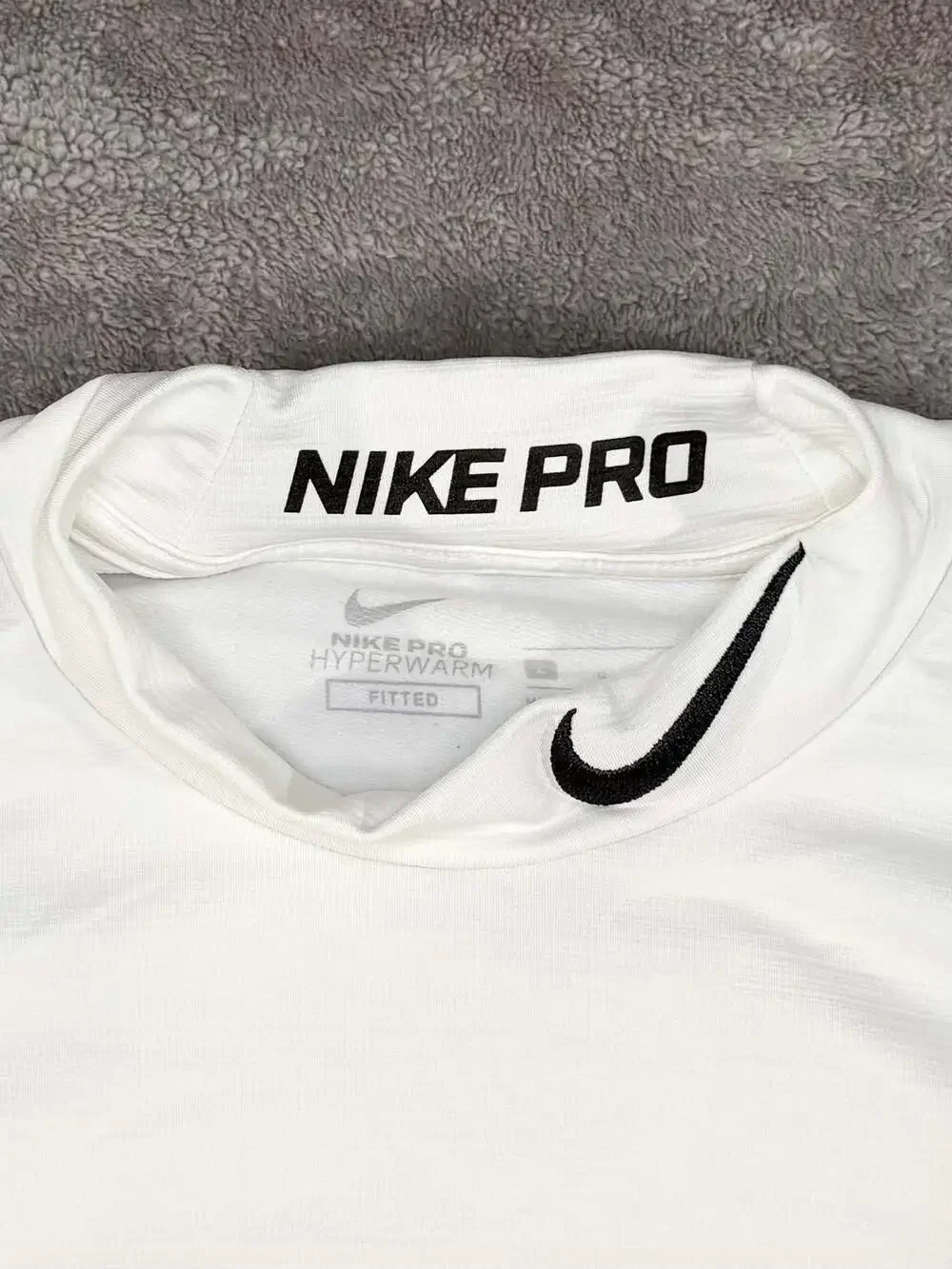 Nike Pro Hyperwarm Fitted Long Sleeve Thermal Baselayer Shirt, L